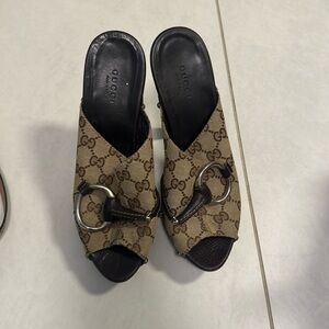 Gucci shoes only used once